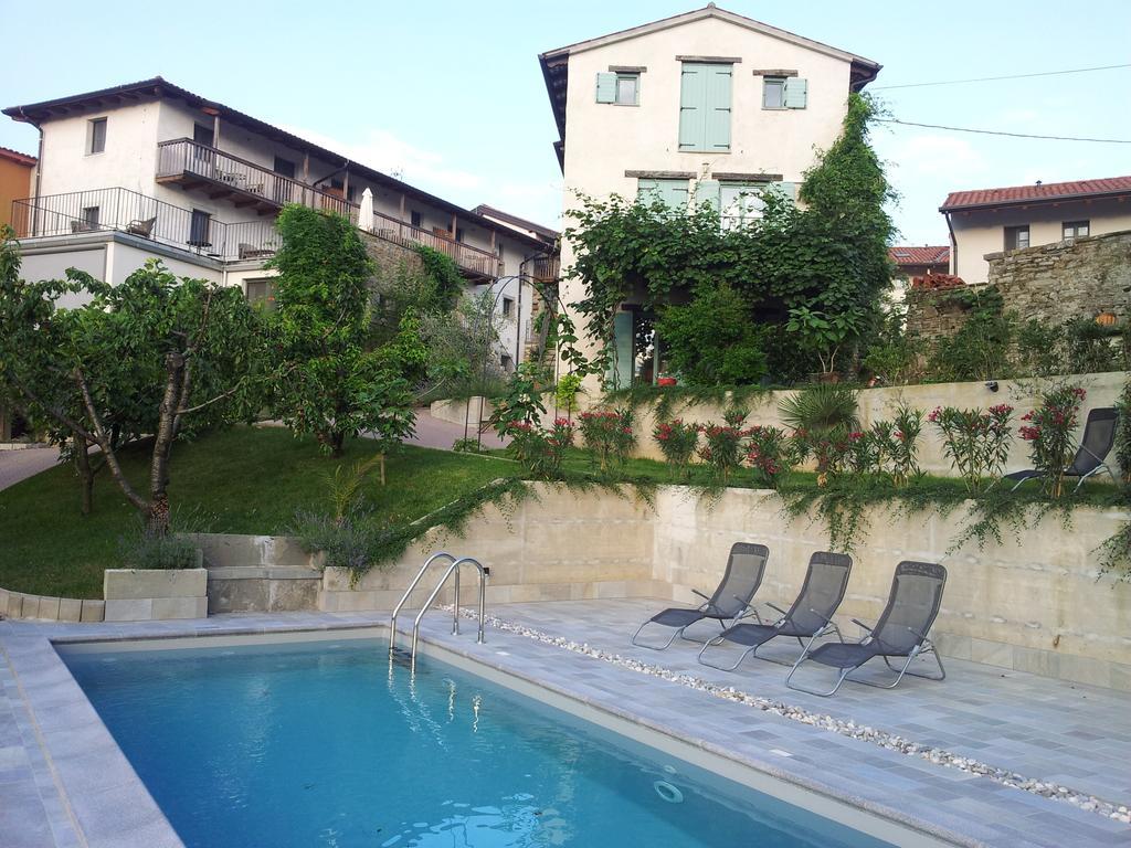 Boutique Hotel Dvor Dobrovo Exterior photo