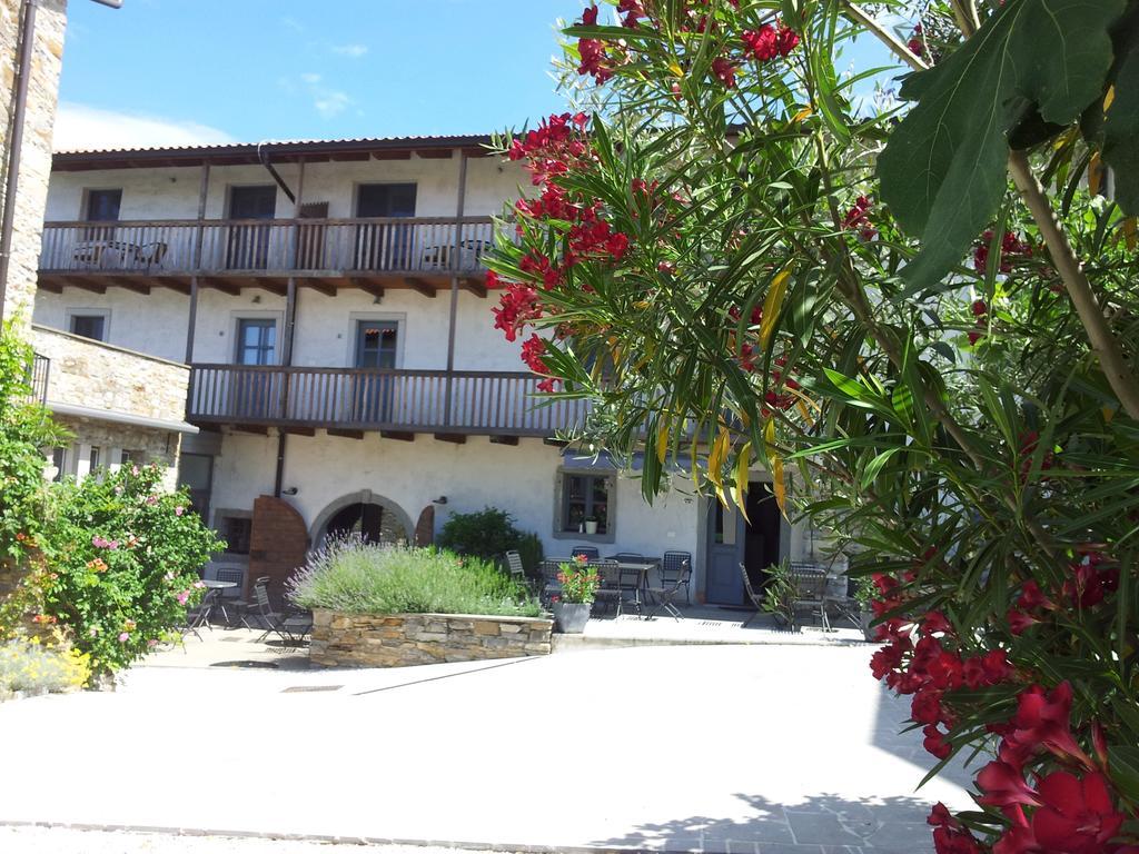 Boutique Hotel Dvor Dobrovo Exterior photo