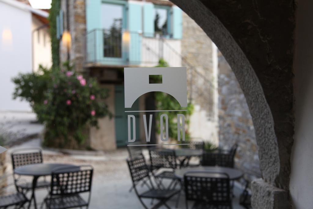 Boutique Hotel Dvor Dobrovo Exterior photo