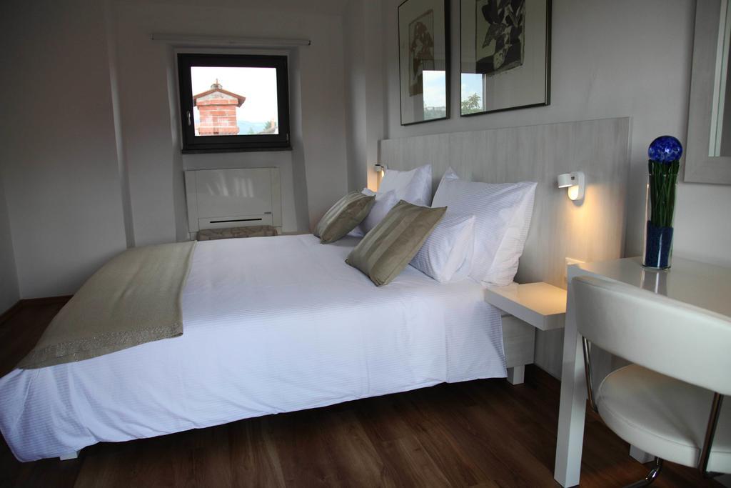 Boutique Hotel Dvor Dobrovo Room photo