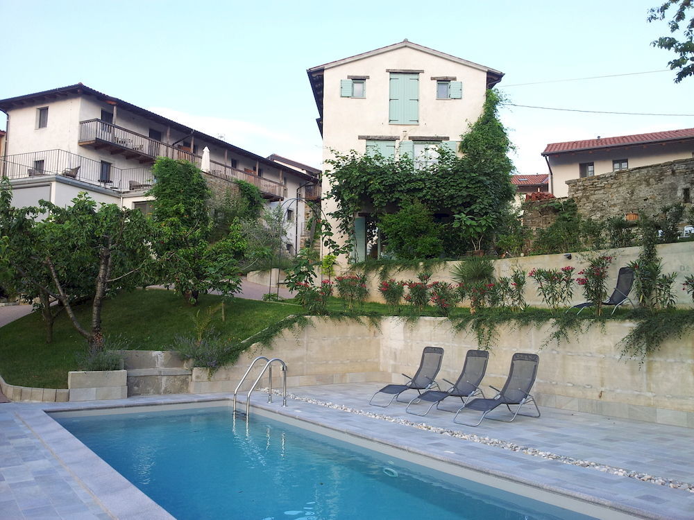 Boutique Hotel Dvor Dobrovo Exterior photo