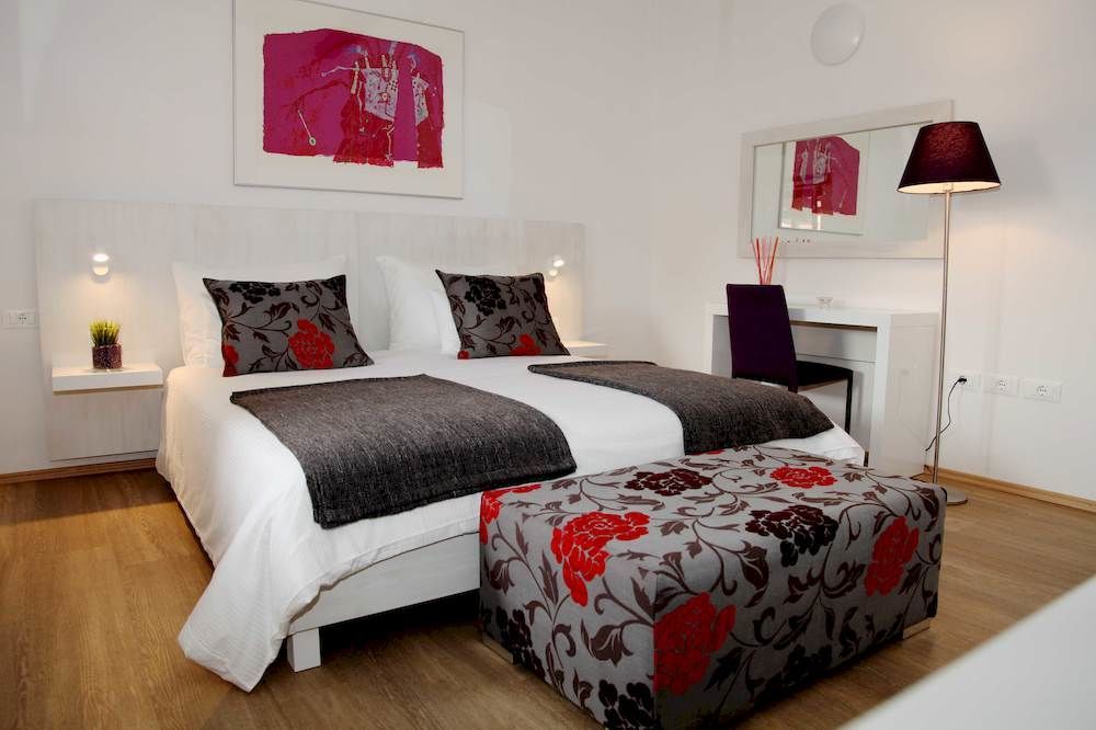 Boutique Hotel Dvor Dobrovo Exterior photo